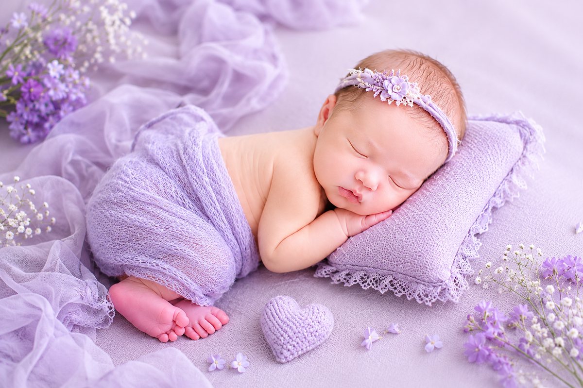 Creative newborn portrait sample 12